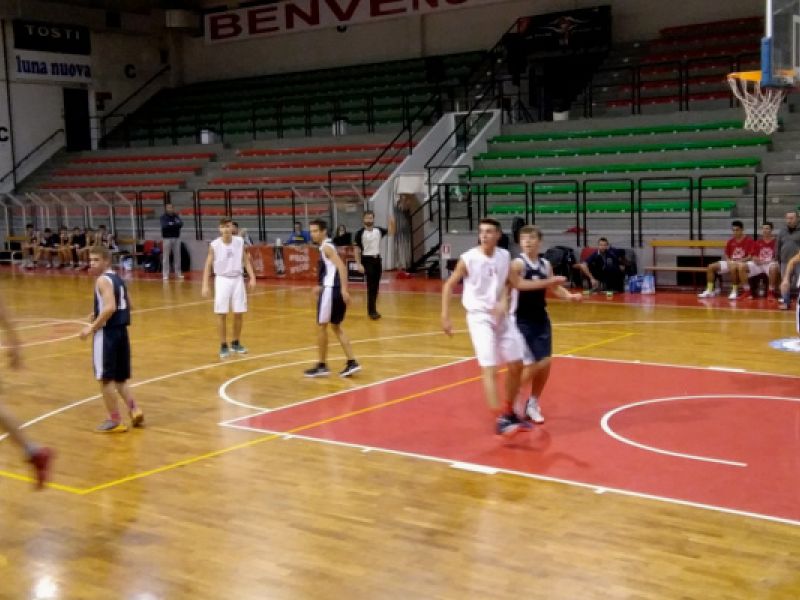 U18EL00: Due vittorie per iniziare